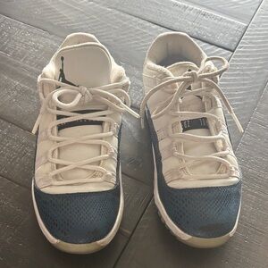 Boys Nike Jordan Retro Low Snake Navy size 2